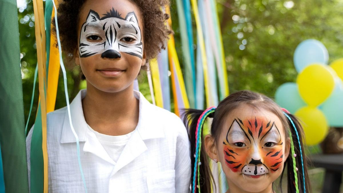 El maquillaje facial es esencial en carnaval