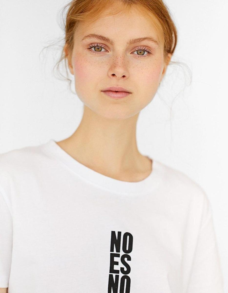 Camiseta feminista de Stradivarius