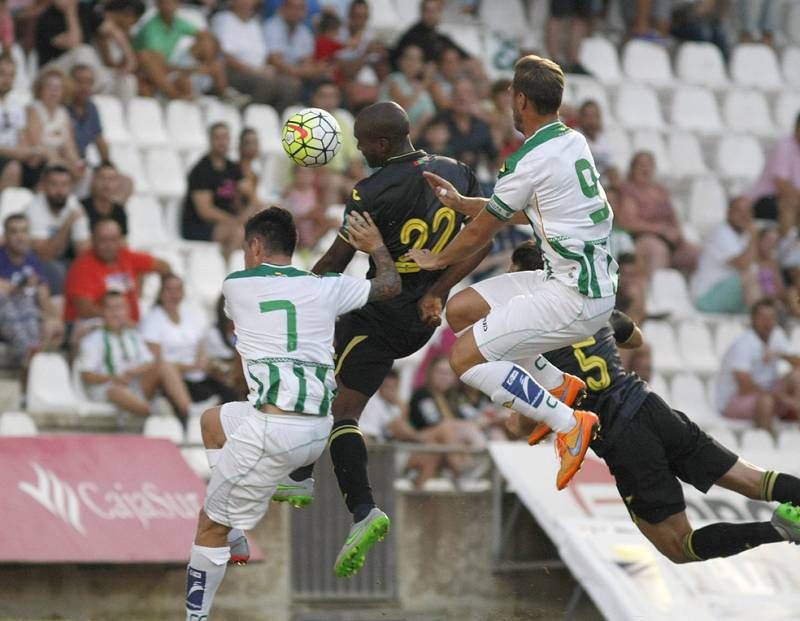 El Córdoba CF vence en su presentación al Granada