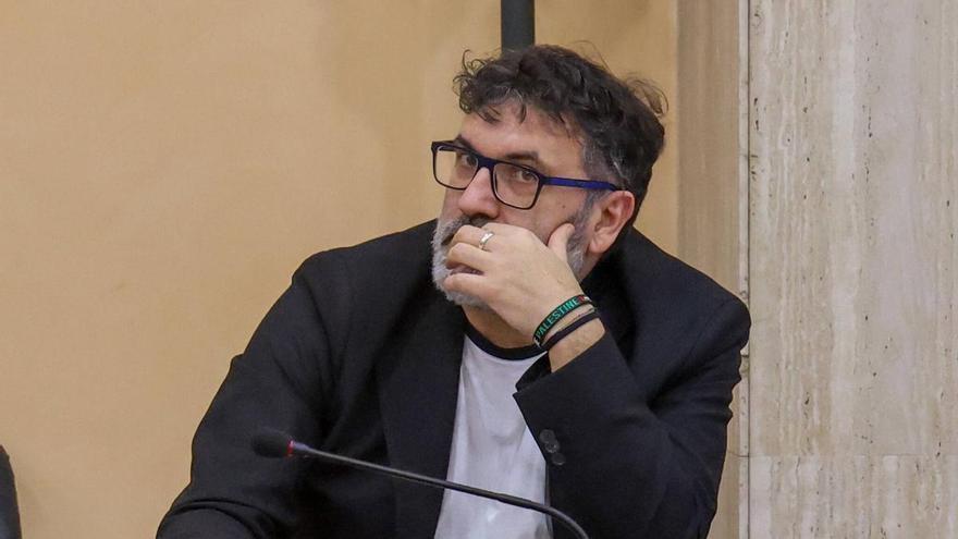 EU de Vilagarcía exige retirar la malla plástica de parques por «inseguridad»