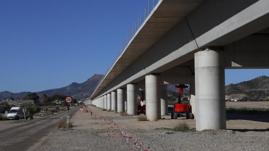 Los vecinos de las pedanías de Lorca se levantan contra el proyecto de Adif para la llegada del AVE