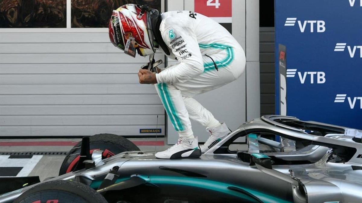 xortunowinner mercedes  british driver lewis hamilton sta190929162436