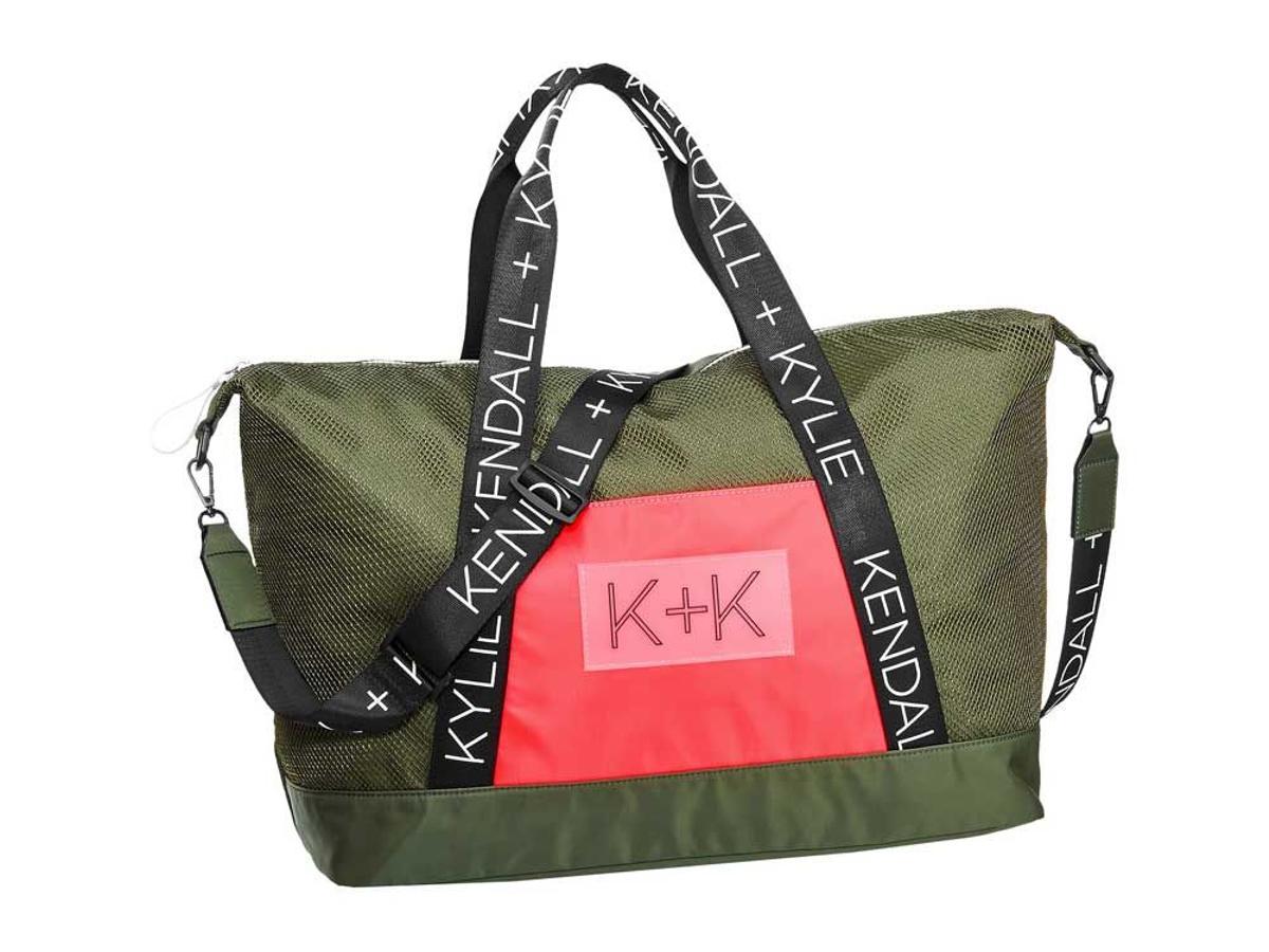 Bolso-bolsa grande verde de Kendall+Kylie Jenner para Deichmann. (Precio: 34, 90 euros)