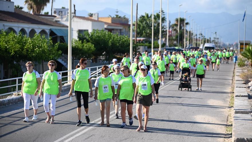 La marcha contra el cáncer reúne a más de 500 personas en Almassora