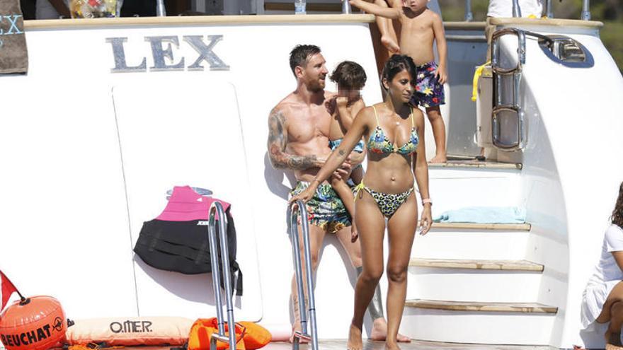 Leo Messi y su familia en aguas de Formentera.