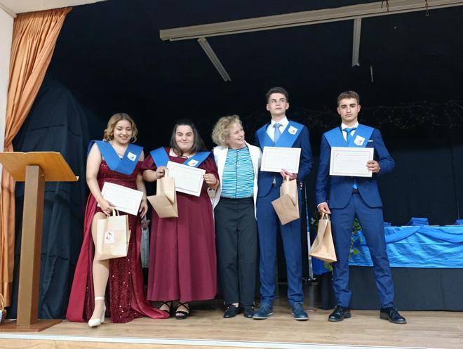 EN IMÁGENES. Diplomas y música en la Graduación del Ramón Areces de Grado
