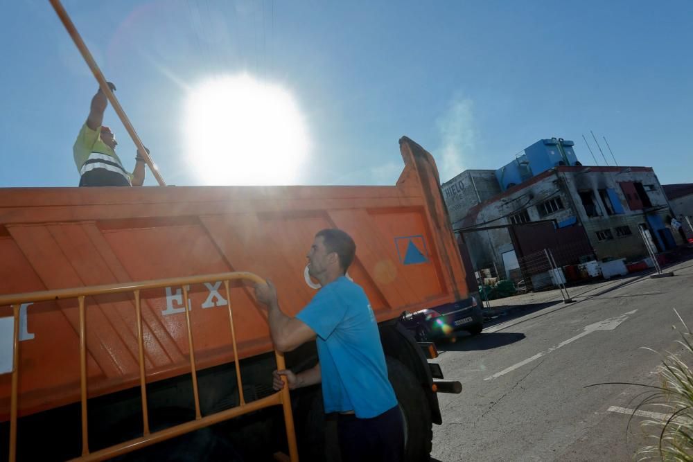 Estado de la vieja fábrica de hielo de Avilés tras en incendio