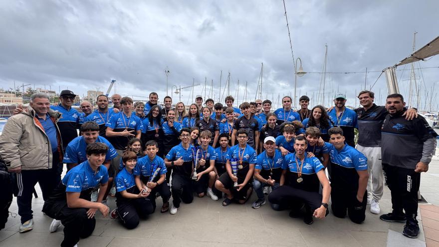 El Club de Piragüismo Marlines de Lanzarote triunfa en la I Copa de España de Kayak de Mar