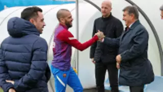 ¡No ha debutado en LaLiga y ya tiene reemplazo! El elegido de Xavi para sustituir a Dani Alves el próximo verano