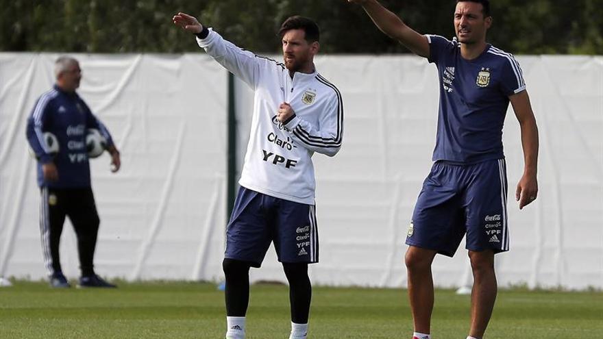 Messi desata la locura en el primer entrenamiento abierto de Argentina