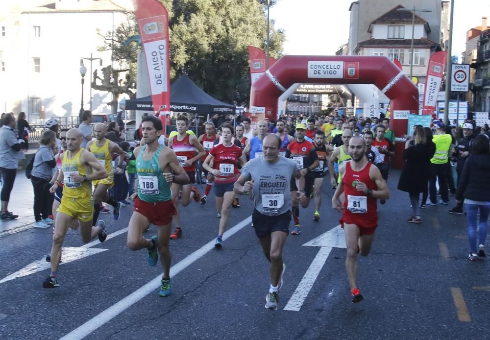 Daniel Bargiella se proclamó ganador de una carrera que llenó Vigo de humanidad