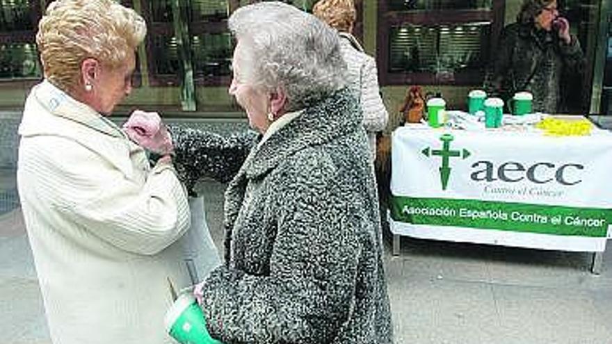 «Banderitas» de solidaridad para
 la lucha contra
 el cáncer