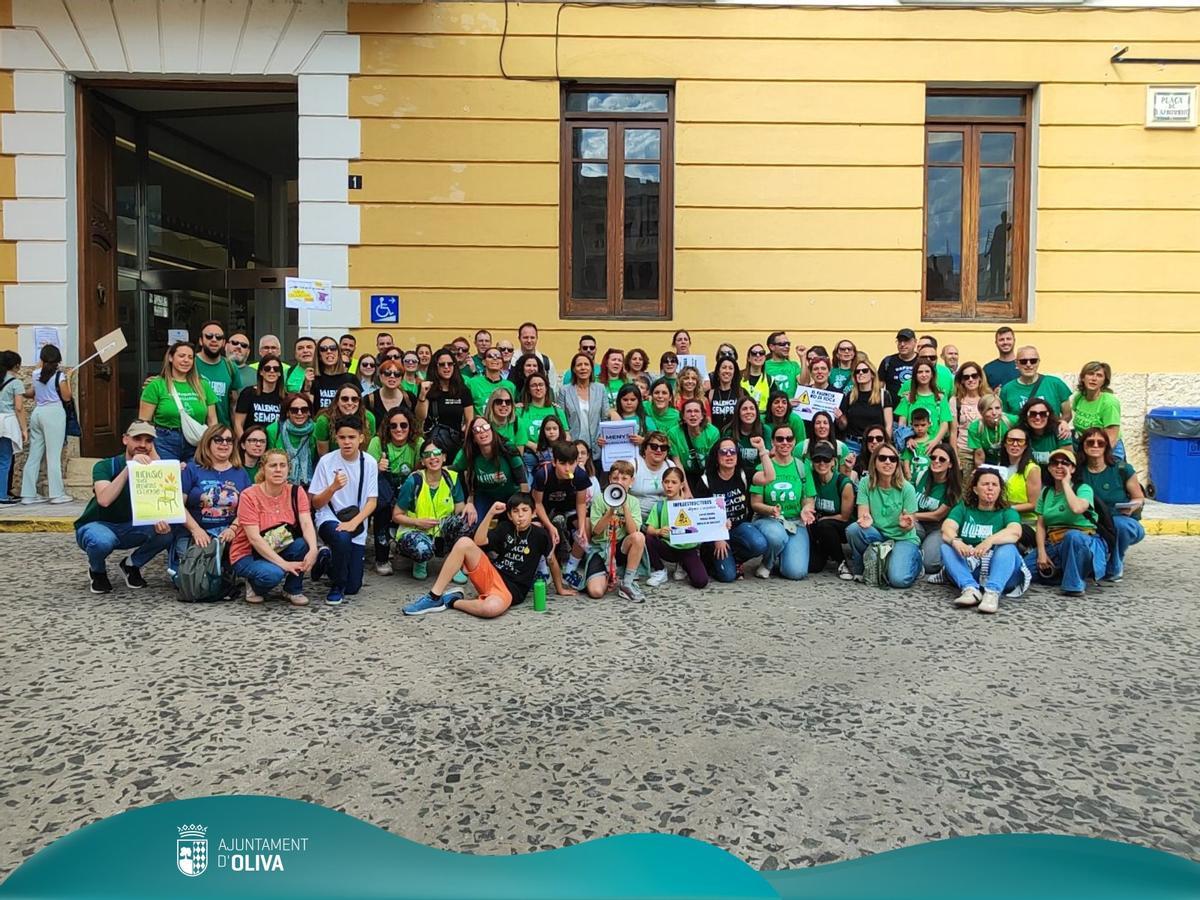 El Ayuntamiento de Oliva ha ofrecido una recepción al profesorado de la ciudad