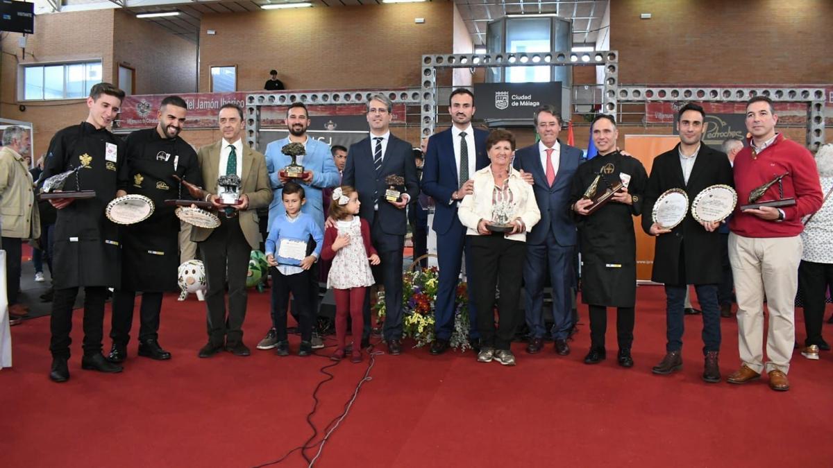 José Alcobendas gana el concurso de cortadores de jamón