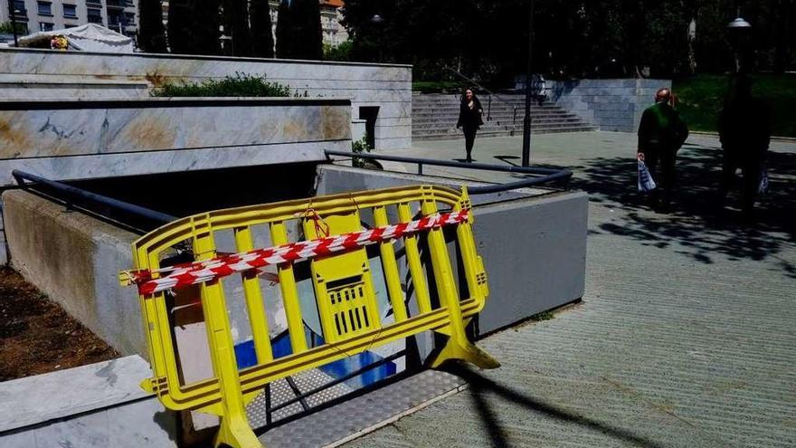 Acceso al aparcamiento subterráneo de La Marina cortado en Semana Santa por filtraciones.