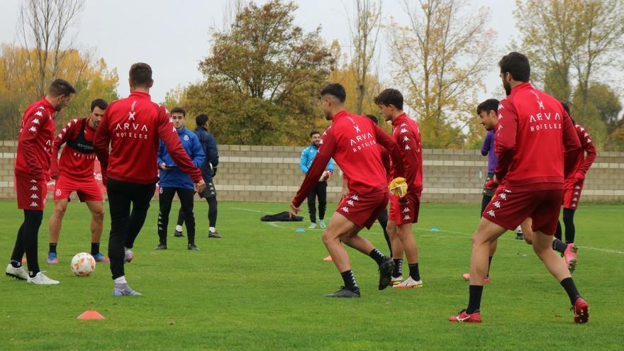 Zamora CF y Cultural Leonesa juegan hoy, viernes, a puerta cerrada