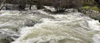 La lluvia desborda varios ríos y riveras de la provincia