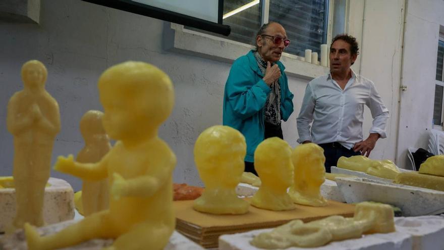 Antoni Miralda fusiona exvotos de cera y empanada en Pontecesures