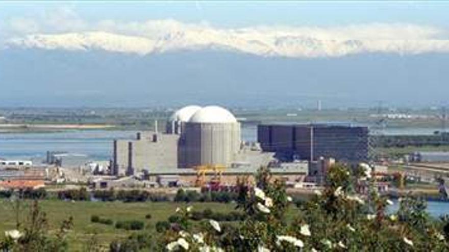 Almaraz y otros municipios nucleares se reúnen hoy con Industria para buscar una solución a los residuos