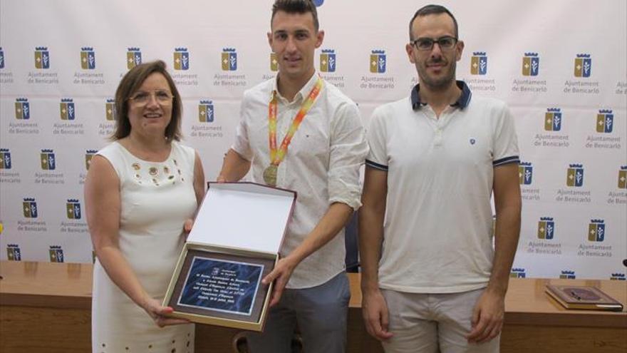 Benicarló homenajea a su paisano Alexis Sastre