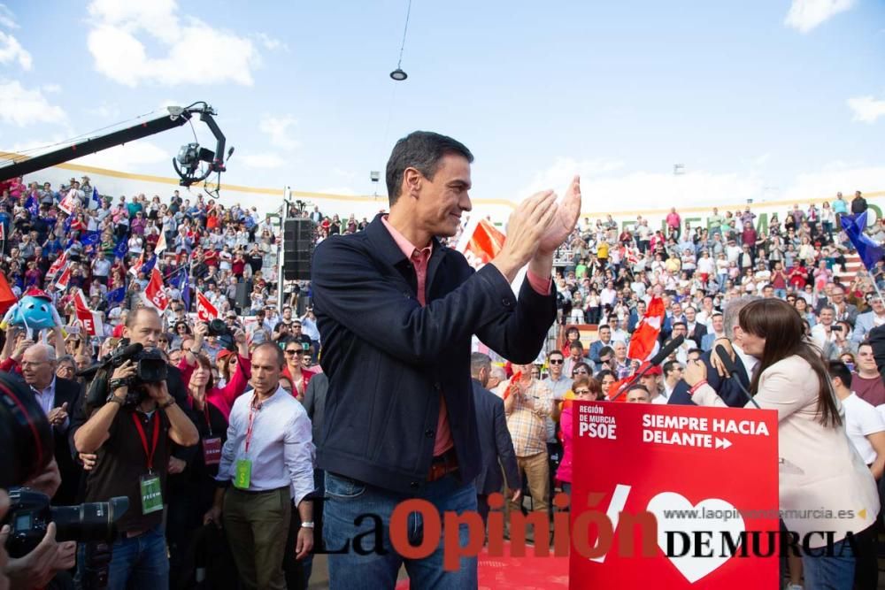 Pedro Sánchez en un acto de campaña del PSOE en Calasparra