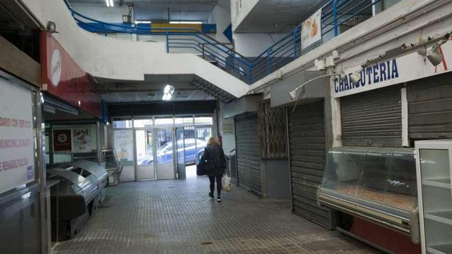 Interior del mercado municipal de Santa Lucía.