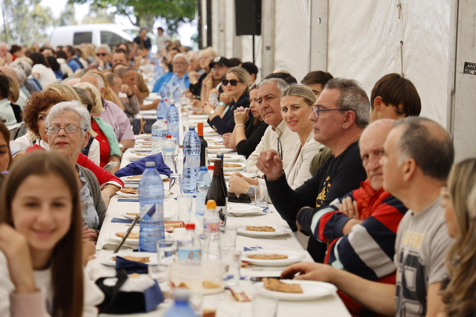 Monte Castrove acoge la tradicional romería organizada por el PP