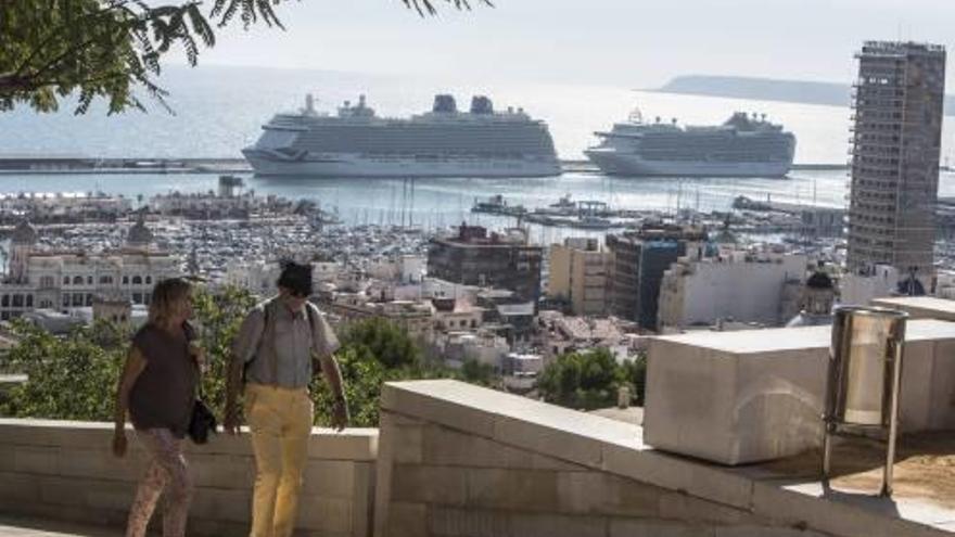 Alicante recibirá 9.000 turistas en otoño en su estreno como puerto base de cruceros