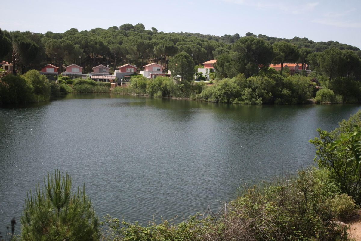 Lago de Las Jaras, junto al restaurante.