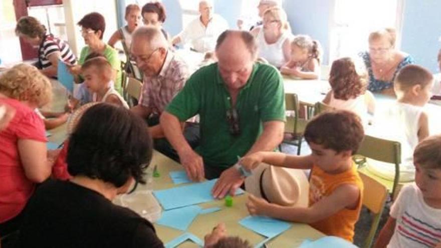 Personas Mayores organiza talleres para que abuelos y nietos compartan su tiempo