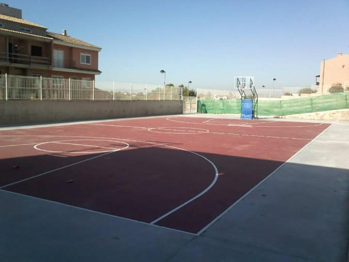 Pista de básquet habilitada gracias a las subvenciones recibidas.