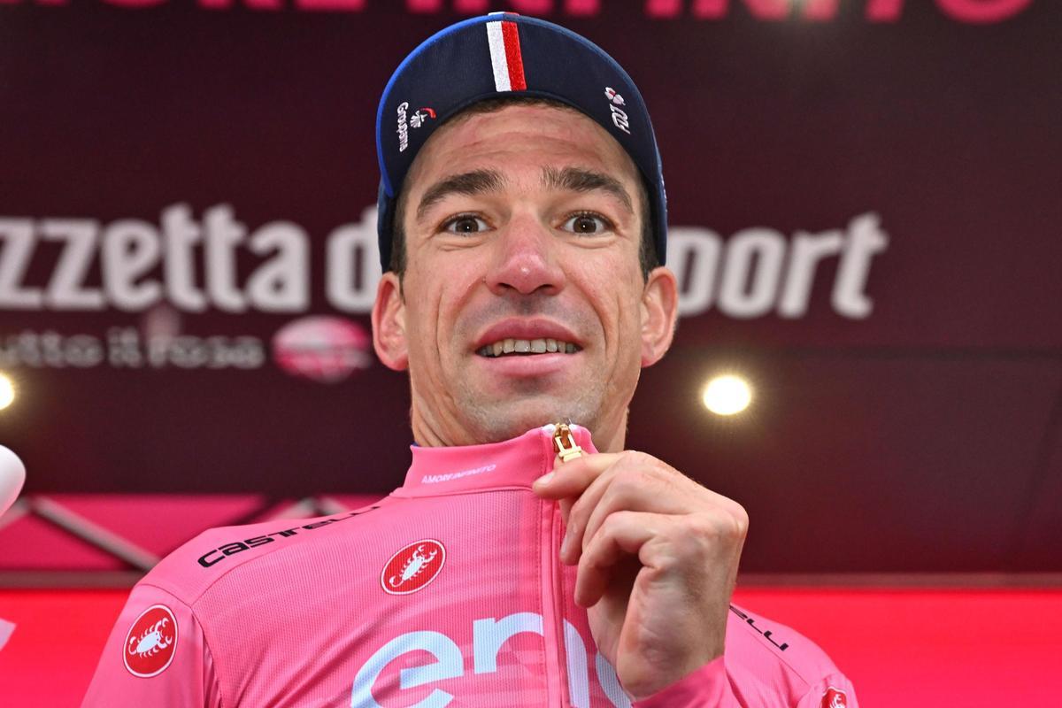 Cassano Magnago (Italy), 20/05/2023.- French rider Bruno Armirail of Groupama - Fdj team celebrates on the podium wearing the overall leader’s pink jersey after the 14th stage of the 2023 Giro d’Italia cycling race over 194 km from Sierre to Cassano Magnago, Italy, 20 May 2023. (Ciclismo, Italia) EFE/EPA/LUCA ZENNARO