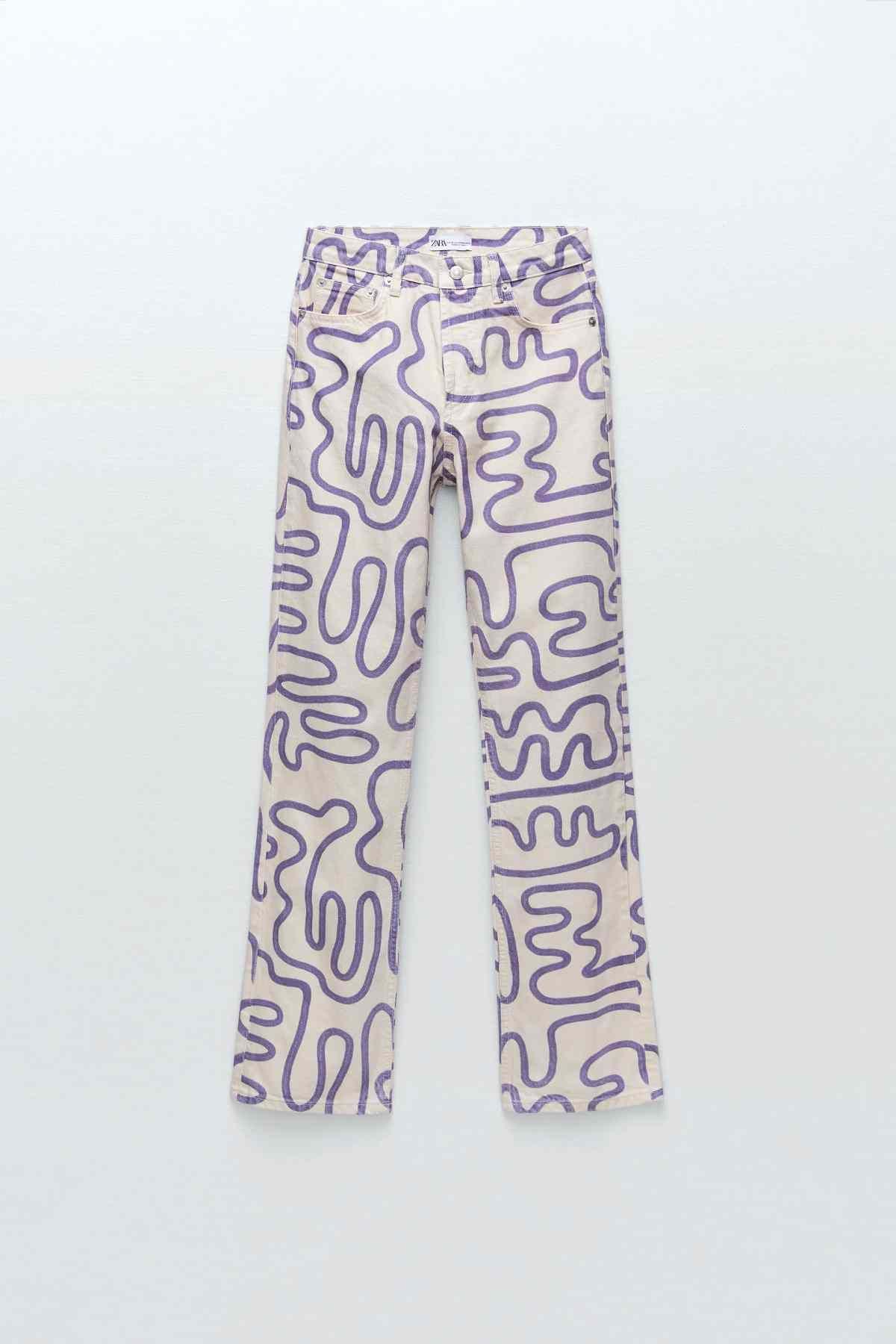 Jeans 'straight' estampado de Zara