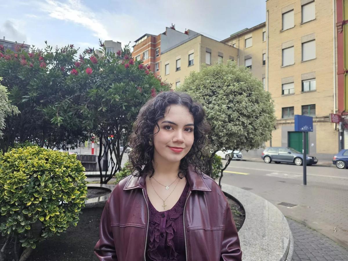 Áfrika Mortera, frente al colegio Santo Domingo de Guzman