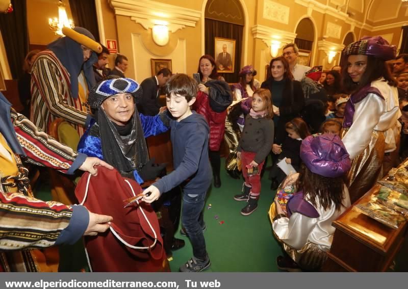 El Cartero Real recogió las ilusiones de los niños de Castellón