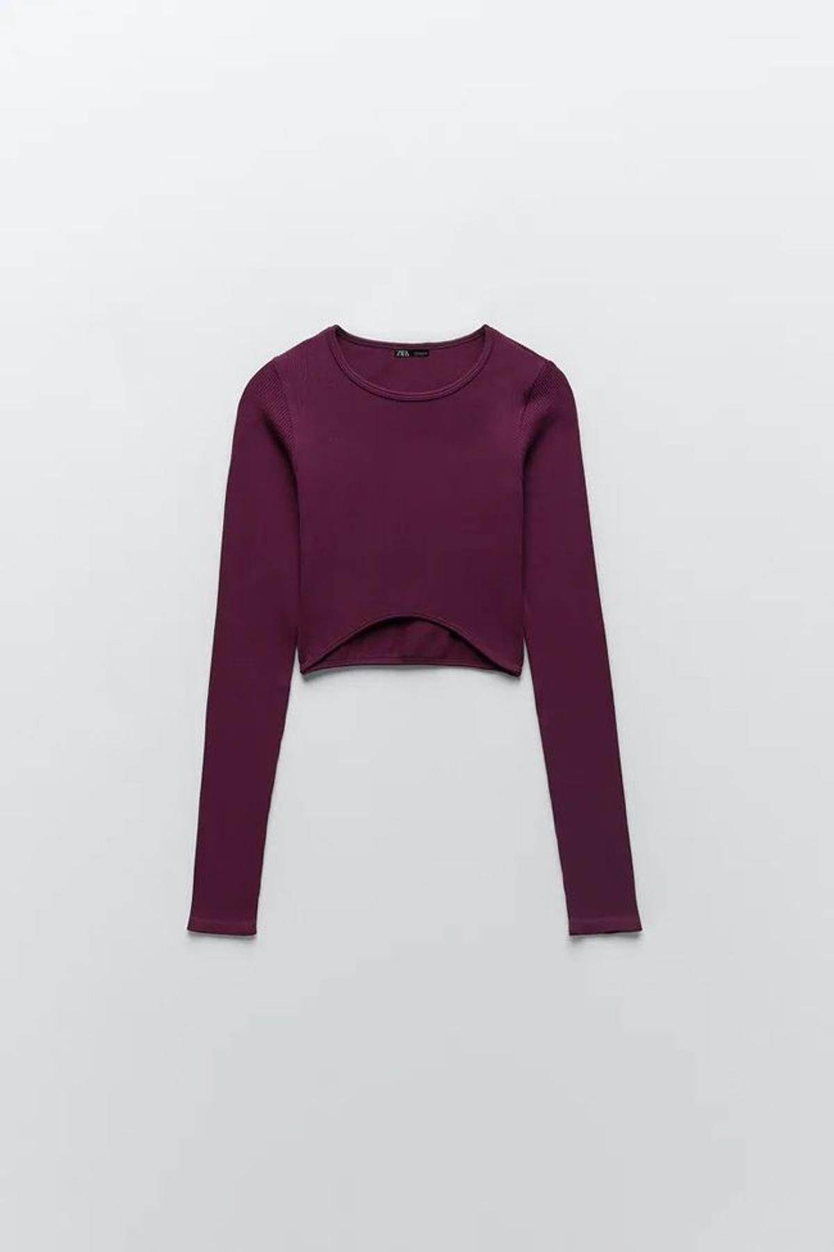 Top asimétrico morado, de Zara