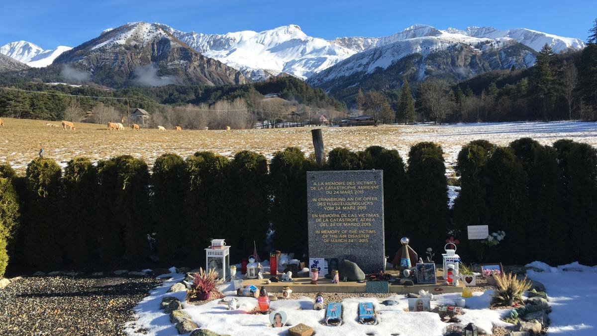 EL monòlit de record als Alps de la tragèdia, en una imatge del 2019