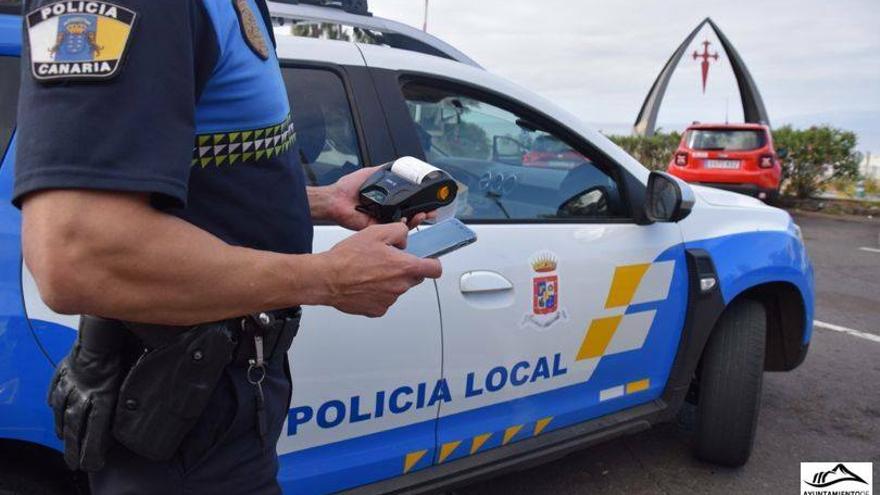 La Policía Local detiene a un individuo por desobediencia y resistencia al no querer ponerse la mascarilla de protección