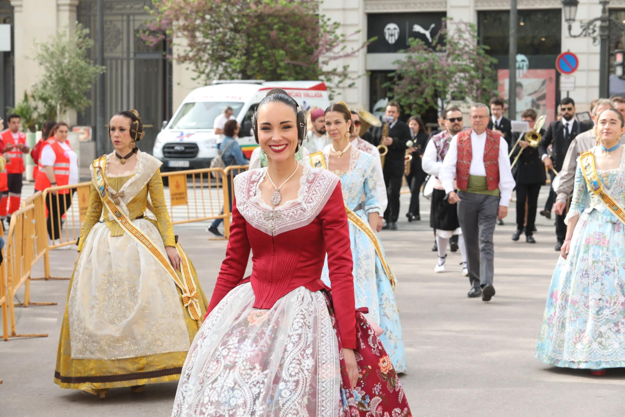 Carmen, la corte y falleras ilustres en la entrega de premios de las Fallas 2022