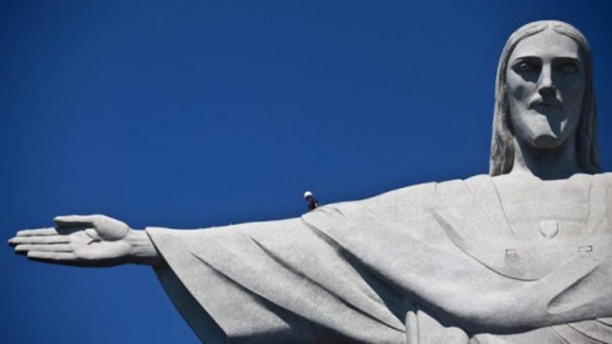 Extienden pararrayos hasta la mano del Cristo Redentor de Río de Janeiro