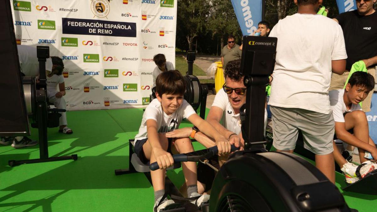 Un niño practica deporte en el Tour Universo Zamora.