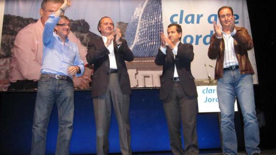 Jorge Sedano junto a Joaquín Ripoll, Rafa Miró y Miguel Peralta ayer en el Calderón.
