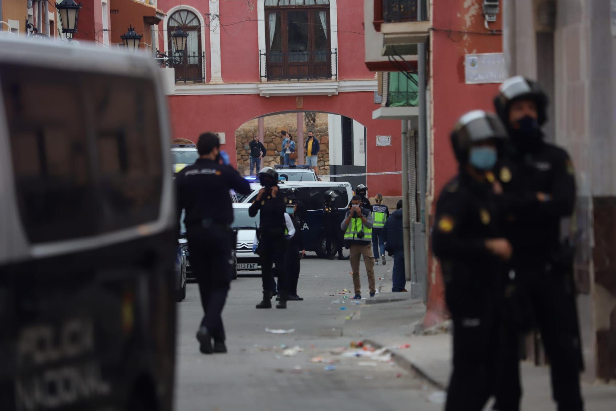 Enorme despliegue policial en una operación antidroga en la calle Arriba de Orihuela