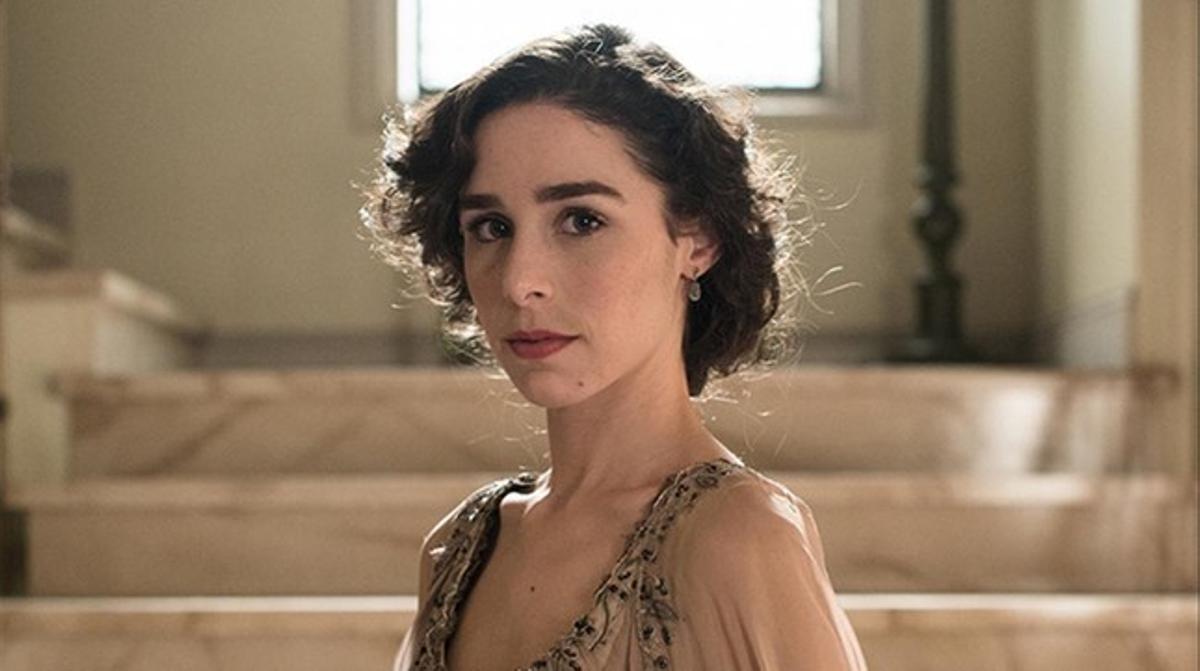 Candela Serrat, a la sèrie de TVE-1 ’Seis hermanas’. Candela Serrat, a la sèrie de TVE-1 ’Seis hermanas’.