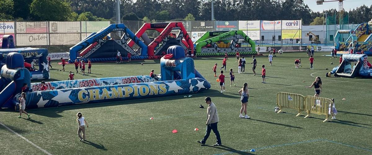 La Escola Estrada de Fútbol Base celebra su décimo aniversario |
