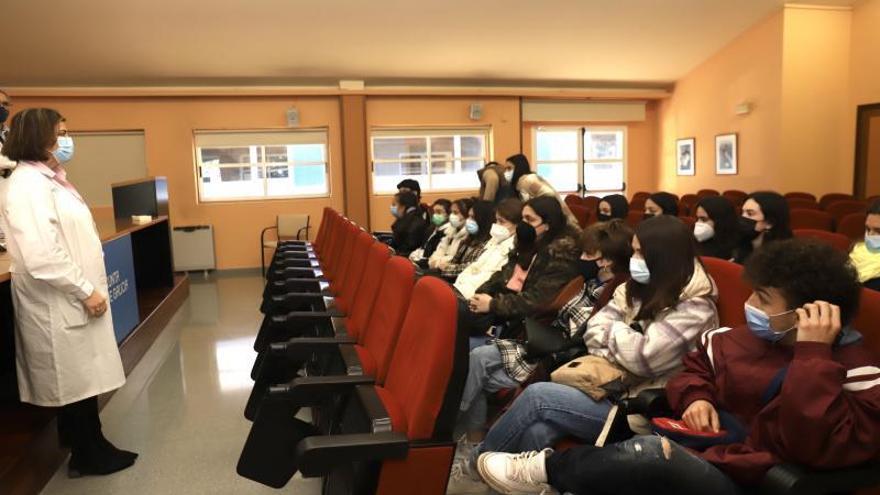 La visita de los alumnos del Centro de Estudios Superiores Aloya.