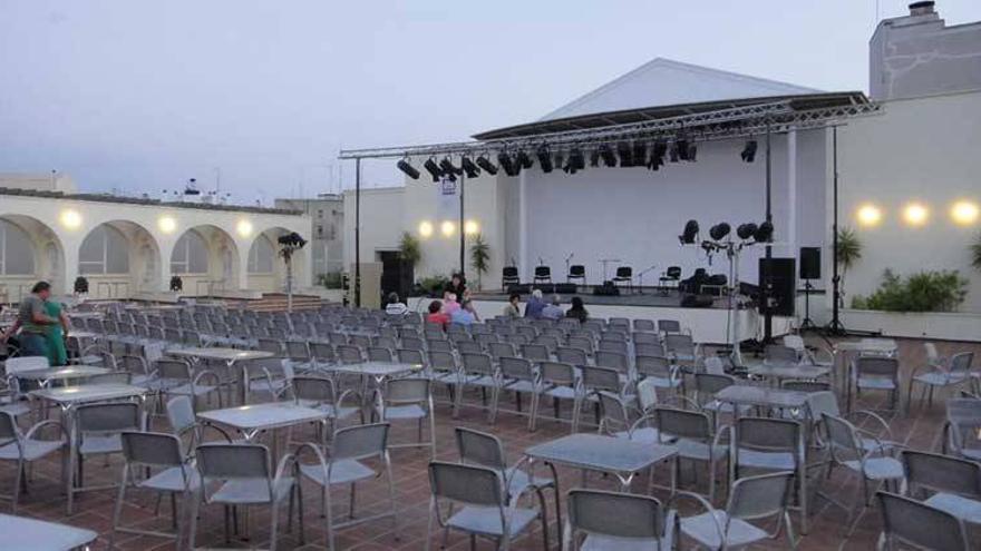 La Terraza del López volverá a poner cine de verano de la mano de Caja Badajoz