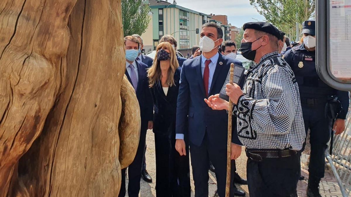 Pedro Sánchez en Soria junto a  Antonio Martín Chicote, juez protector de la Cabaña Real de Carreteros.