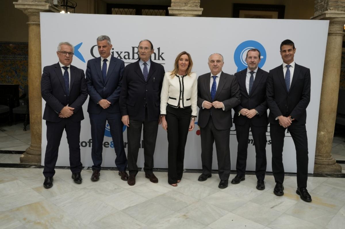 Encuentro de empresarios organizado por CaixaBank en el Real Círculo de la Amistad de Córdoba.