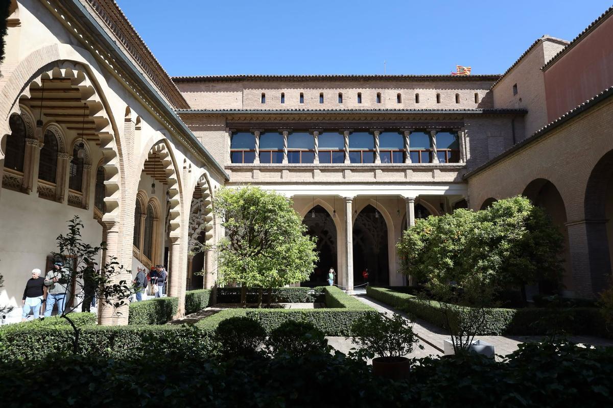 En imágenes | Primer día de puertas abiertas del palacio de La Aljafería